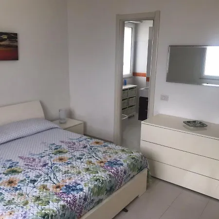 Fronte Mare Apartment Punta Braccetto